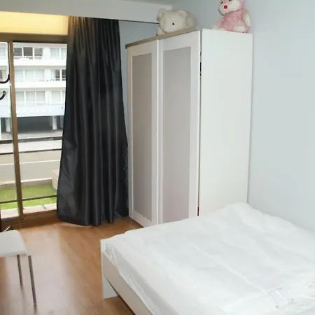 Ruim, Lichtrijk Appartement Met Groot Terras Uitstekend Gelegen In De Panne Exterior photo
