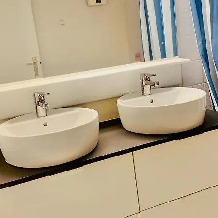 Ruim, Lichtrijk Appartement Met Groot Terras Uitstekend Gelegen In De Panne Exterior photo