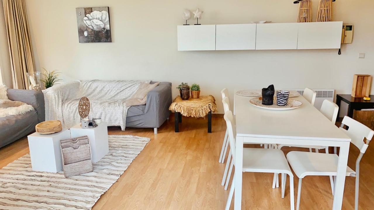 Ruim, Lichtrijk Met Groot Terras Uitstekend Gelegen In Apartment