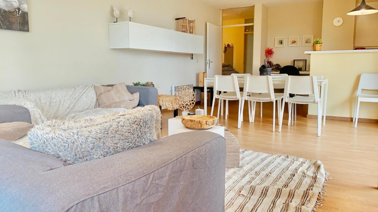 Ruim, Lichtrijk Met Groot Terras Uitstekend Gelegen In De Panne